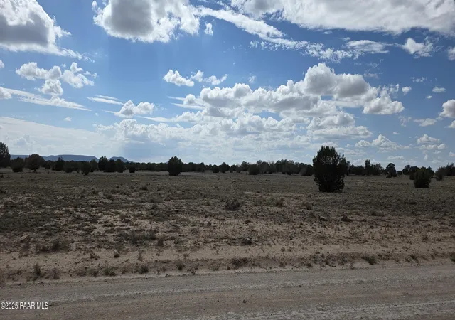 Photo 2 of House for sale at 64 Antelope Run, Ash Fork, AZ 86320 | MLS# 1085690 | Listing updated on 2026-10-14