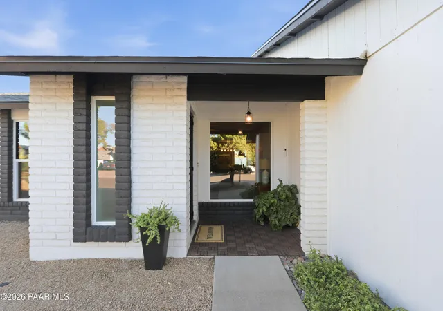 Photo 3 of Single family home for sale at 1825 W Topeka Dr, Phoenix, AZ 85027 | MLS# 1085813 | Listing updated on 2026-10-28