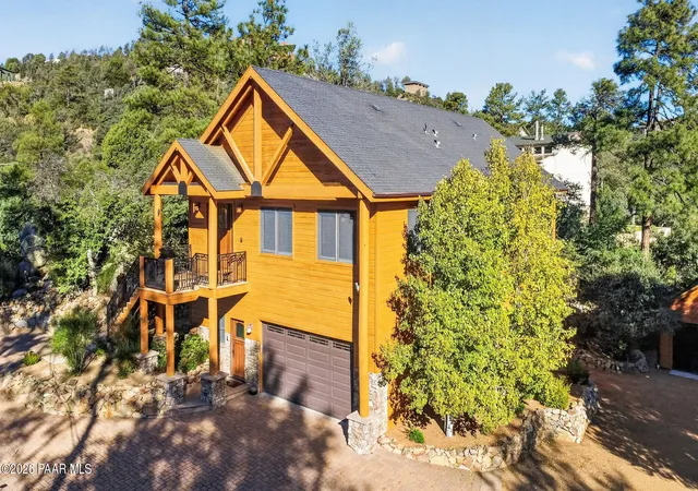 Photo 2 of Single family home for sale at 724 S Weeping Willow Ln, Prescott, AZ 86303 | MLS# 1085947 | Listing updated on 2026-10-29