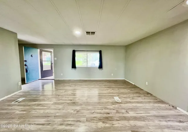 Photo 4 of Manufactured home for sale at 9675 S Sunset Dr, Mayer, AZ 86333 | MLS# 1085908 | Listing updated on 2026-10-23