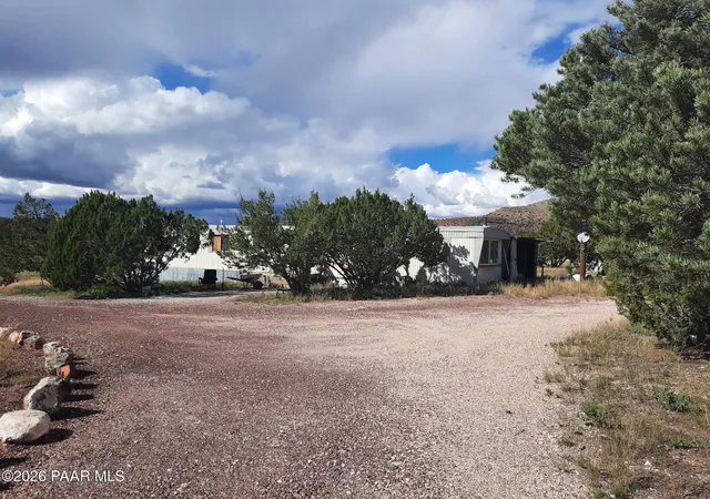 Photo 1 of Manufactured home for sale at 25870 W Fort Rock Rd, Seligman, AZ 86337 | MLS# 1085953 | Listing updated on 2026-10-27
