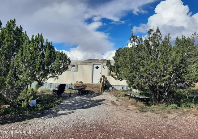 Photo 2 of Manufactured home for sale at 25870 W Fort Rock Rd, Seligman, AZ 86337 | MLS# 1085953 | Listing updated on 2026-10-27