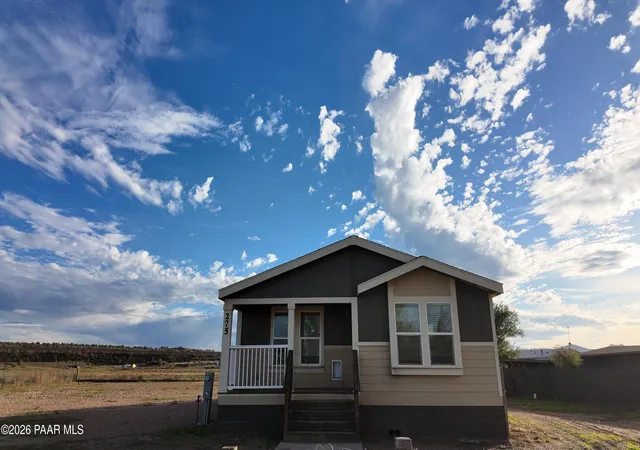 Photo 1 of Manufactured home for sale at 275 E Houston Rd, Paulden, AZ 86334 | MLS# 1086047 | Listing updated on 2026-10-30