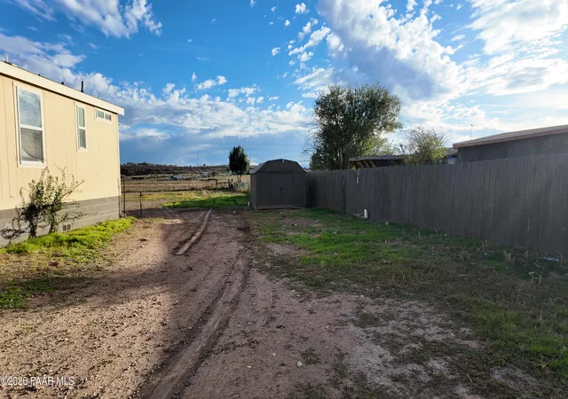 Photo 4 of Manufactured home for sale at 275 E Houston Rd, Paulden, AZ 86334 | MLS# 1086047 | Listing updated on 2026-10-30
