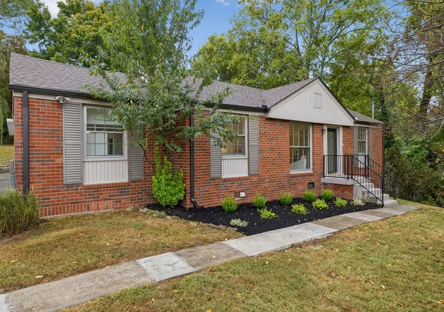 Photo 3 of Single family home for sale at 4840 Lynn Dr, Nashville, TN 37211 | MLS# 3599470 | Listing updated on 2026-10-07