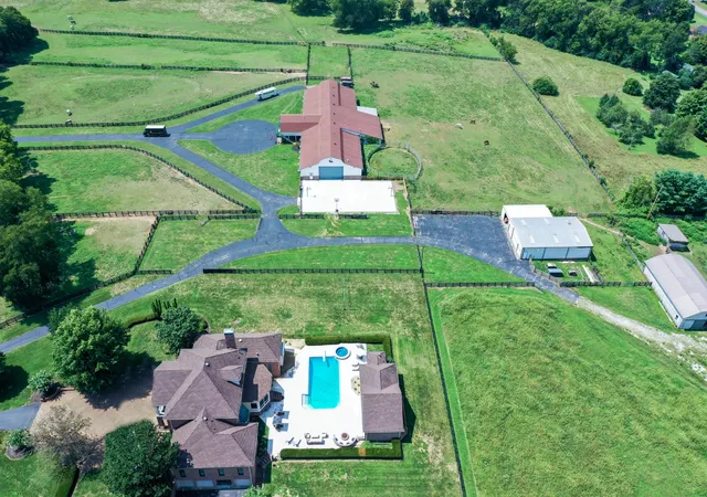 Photo 44 of Mansion for sale at 607 Sunnyside Ln, Columbia, TN 38401 | MLS# 2288328 | Listing updated on 2026-04-30
