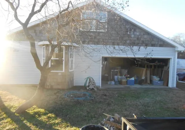 Photo 3 of Sale Pending at 2081 Neelys Bend Rd, Madison, TN 37115 | MLS# 2474659 | Listing updated on 2023-04-01