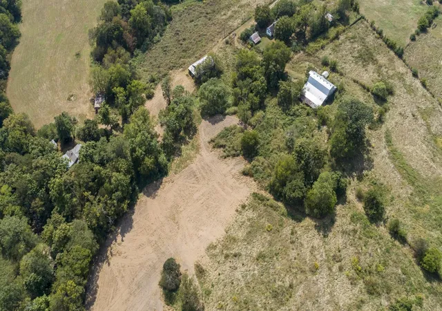 Photo 11 of Sale Pending at 2762 Critz Ln, Thompsons Station, TN 37179 | MLS# 2485060 | Listing updated on 2024-08-02
