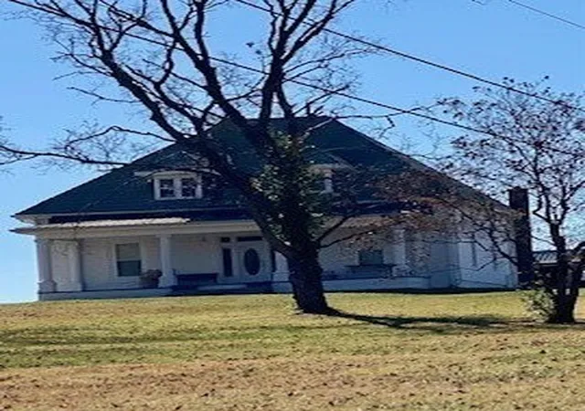 Photo 1 of Single family home for sale at 2119 Williamsport Pike, Columbia, TN 38401 | MLS# 2588133 | Listing updated on 2025-10-13