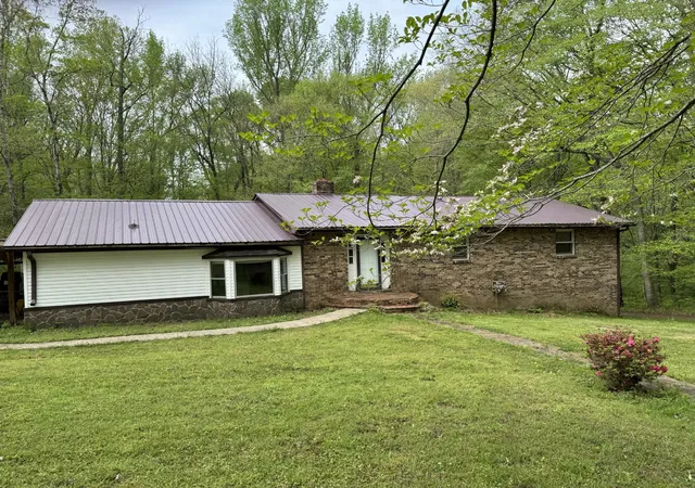 Photo 1 of Single family home for sale at 4050 Southside Rd, Southside, TN 37171 | MLS# 2647553 | Listing updated on 2026-08-31