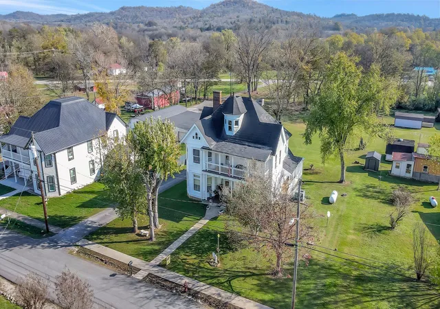 1st image of 304 Russell St, Petersburg, TN 37144 | MLS# 2647513