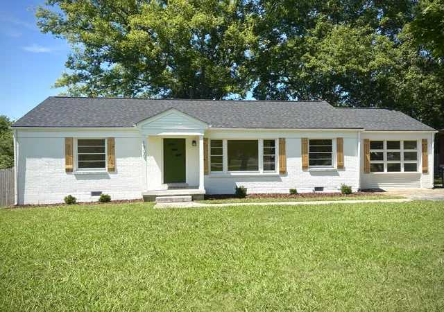 Photo 1 of Single family home for sale at 1906 Wedgewood Dr, Columbia, TN 38401 | MLS# 3545702 | Listing updated on 2026-10-29