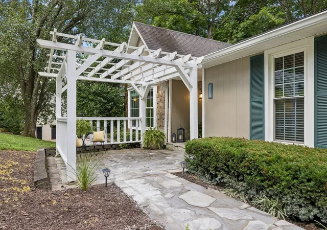 Homes for sale in Nashville, TN | 8346 Merrymount Dr, Nashville, TN 37221 | MLS# 3251610