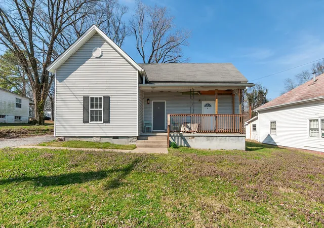 Photo 1 of Single family home for sale at 1510 S Main Street, Columbia, TN 38401 | MLS# 2662716 | Listing updated on 2026-01-19