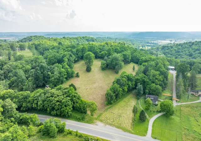 3rd image of 1811 Columbia Hwy, Pulaski, TN 38478 | MLS# 2679804