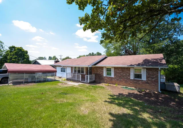 Photo 2 of Single family home for sale at 4803 Cordelia Lane, Chattanooga, TN 37416 | MLS# 2709555 | Listing updated on 2025-09-16