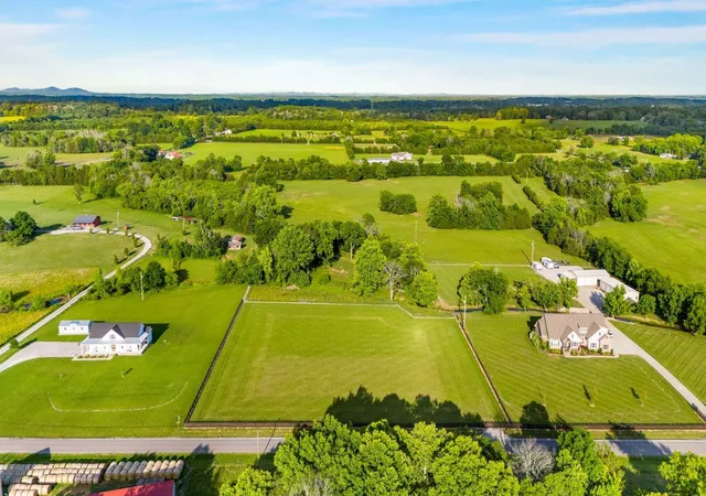 1st image of 5 Smiley Rd, Chapel Hill, TN 37034 | MLS# 2693238