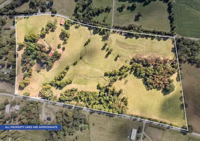 Photo 2 of Sale Pending at 11752 S Madisonville Rd, Crofton, KY 42217 | MLS# 2705276 | Listing updated on 2025-09-30