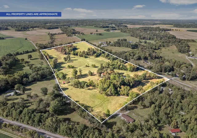Photo 1 of Sale Pending at 11752 S Madisonville Rd, Crofton, KY 42217 | MLS# 2705276 | Listing updated on 2025-09-30