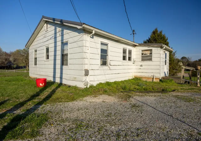 Homes for sale in Madisonville, TN | 762 Old Tellico Hwy N, Madisonville, TN 37354 | MLS# 3192997
