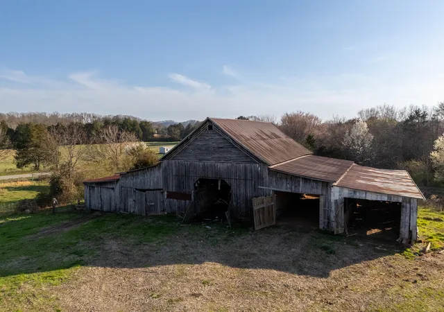 Homes for sale in Madisonville, TN | 762 Old Tellico Hwy N, Madisonville, TN 37354 | MLS# 3192997