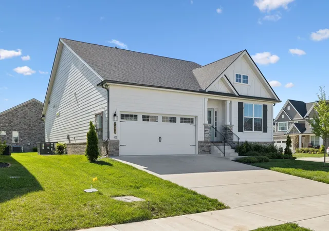 Photo 2 of Single family home for sale at 2072 Hedgelawn Dr, Lebanon, TN 37090 | MLS# 2968480 | Listing updated on 2025-12-03