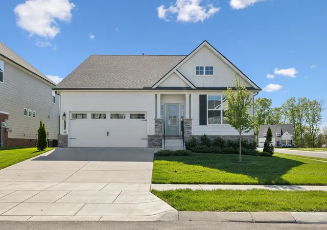 Photo 1 of Single family home for sale at 2072 Hedgelawn Dr, Lebanon, TN 37090 | MLS# 2968480 | Listing updated on 2025-12-03