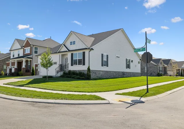 Photo 2 of Single family home for sale at 2072 Hedgelawn Dr, Lebanon, TN 37090 | MLS# 2968480 | Listing updated on 2025-12-03