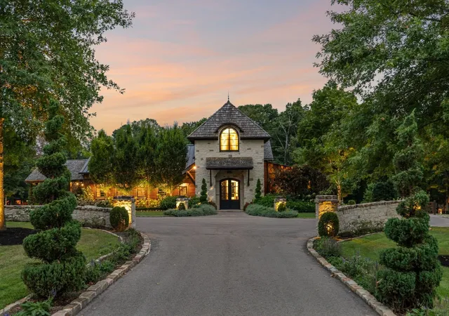 Photo 1 of Single family home for sale at 5715 Greenbrier Rd, Franklin, TN 37064 | MLS# 2824202 | Listing updated on 2026-09-22