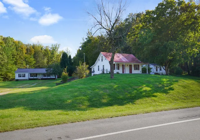 Homes for sale in Dover, TN | 1557 Donelson Parkway, Dover, TN 37058 | MLS# 2747527
