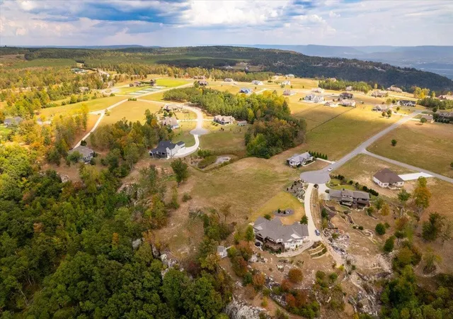 2nd image of 300 Deer Run Dr, Jasper, TN 37347 | MLS# 2883042