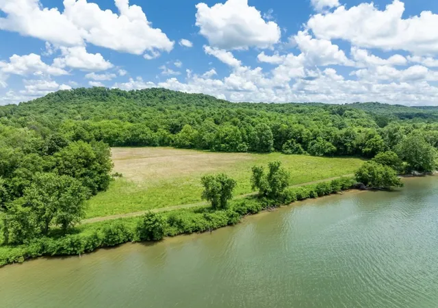 Homes for sale in Linden, TN | 2 Kellys Landing Dr, Linden, TN 37096 | MLS# 2749912