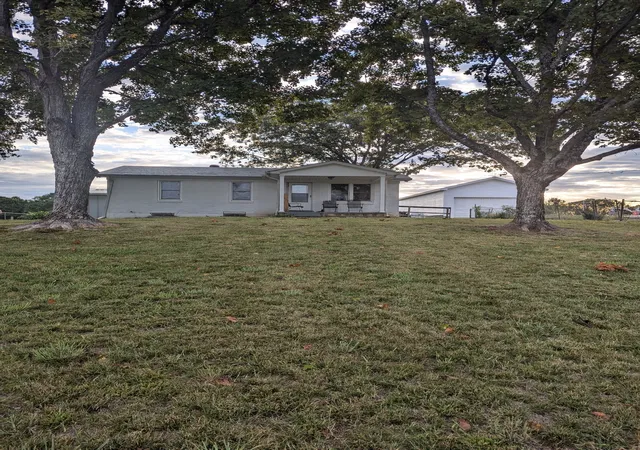 Photo 2 of House for sale at 1295 Old Hwy 50a, Columbia, TN 38401 | MLS# 2751523 | Listing updated on 2025-10-08