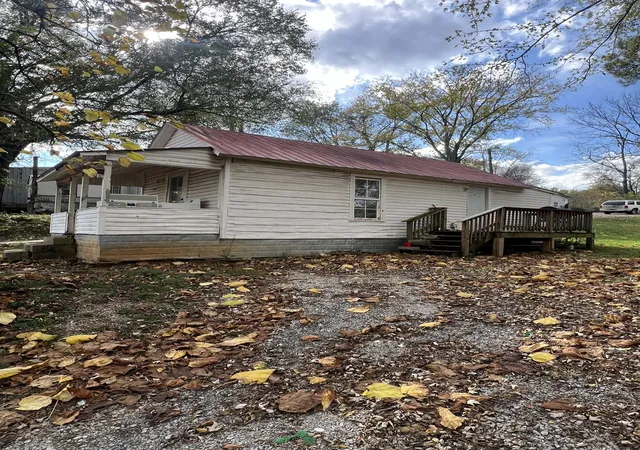3rd image of 1202 Parker St, Columbia, TN 38401 | MLS# 2762535