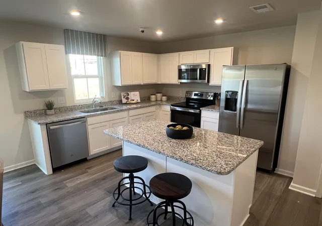 4th image of 1132 Aubrey Meadows Pl, Franklin, KY 42134 | MLS# 2765004