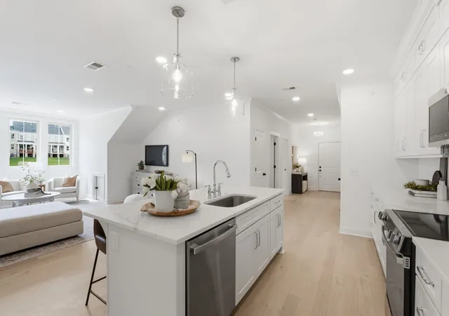Photo 3 of Condo for sale at 2002 Gildridge Dr #303, Nashville, TN 37221 | MLS# 2765742 | Listing updated on 2026-08-31