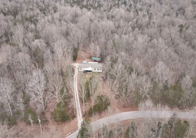 Photo 2 of Manufactured home for sale at 3617 Tom Littlejohn Rd, Columbia, TN 38401 | MLS# 2996021 | Listing updated on 2025-10-18