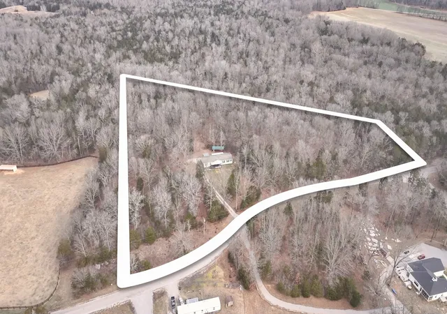 Photo 41 of Manufactured home for sale at 3617 Tom Littlejohn Rd, Columbia, TN 38401 | MLS# 2996021 | Listing updated on 2025-10-18