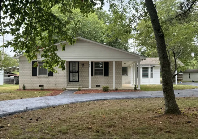 1st image of 725 Westside Dr, Tullahoma, TN 37388 | MLS# 2781805