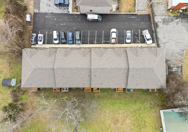Listing Photo 2 - Condo for sale in building located at 122 W Broad St, Smithville, TN 37166 - Unit #