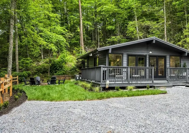 Photo 1 of Single family home for sale at 1137 Old Cartertown Rd, Gatlinburg, TN 37738 | MLS# 2789029 | Listing updated on 2026-08-20
