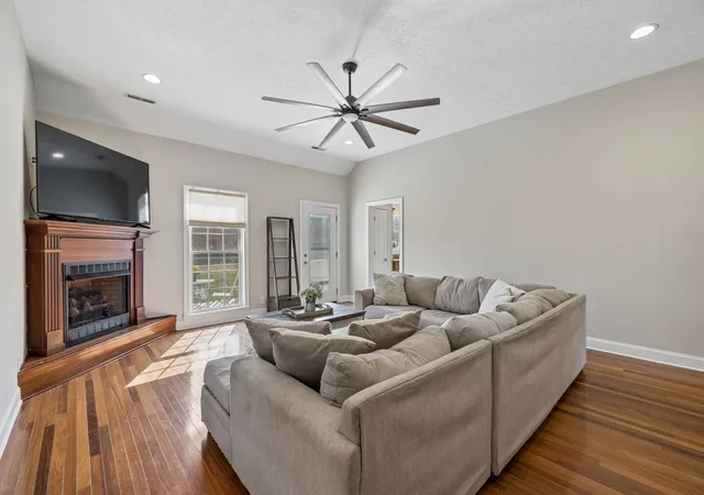 Photo 4 of Single family home for sale at 4075 Summit Dr, Greenbrier, TN 37073 | MLS# 3545611 | Listing updated on 2026-09-22