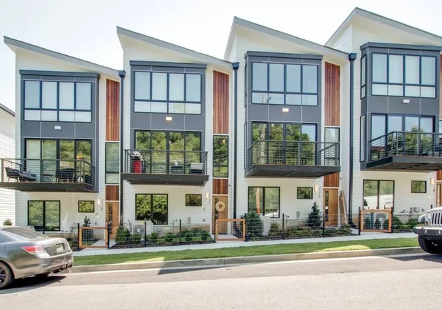 1st image of 2122 9th Ave N, Nashville, TN 37208 | MLS# 2790937