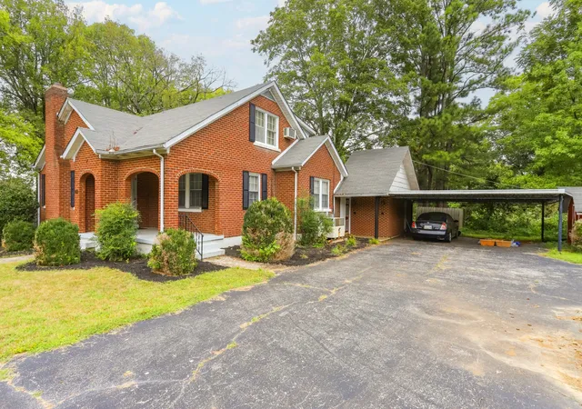 Homes for sale in Columbia, TN | 103 Bass Dr, Columbia, TN 38401 | MLS# 2801321