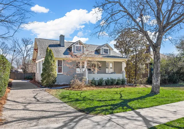 2nd image of 2704 Oakland Ave, Nashville, TN 37212 | MLS# 2819365