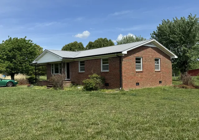 Photo 1 of Single family home for sale at 2990 Pigeon Hill Rd, Mc Minnville, TN 37110 | MLS# 2798236 | Listing updated on 2025-12-17