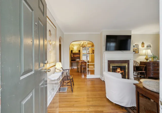 Photo 3 of Single family home for sale at 909 Burchwood Ave, Nashville, TN 37216 | MLS# 3626640 | Listing updated on 2026-10-27