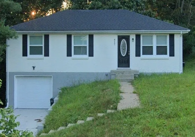 Single family home for sale at 917 E Happy Holw Dr, Clarksville, TN 37040 | MLS# 2802902 | Listing updated on 2025-06-18