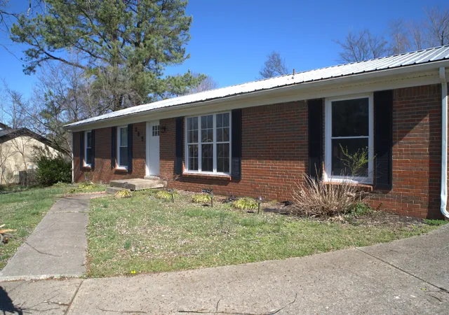 Photo 3 of Sale Pending at 287 Melinda Dr, Clarksville, TN 37042 | MLS# 2805797 | Listing updated on 2025-03-24