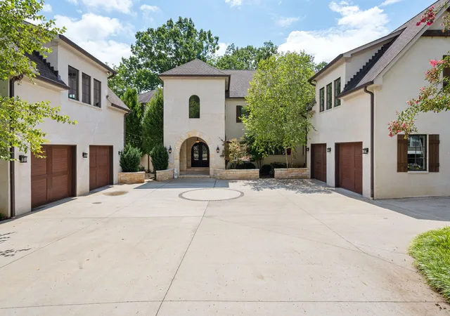 Photo 1 of Mansion for sale at 817 Burton Point Rd, Mount Juliet, TN 37122 | MLS# 2809114 | Listing updated on 2026-09-30